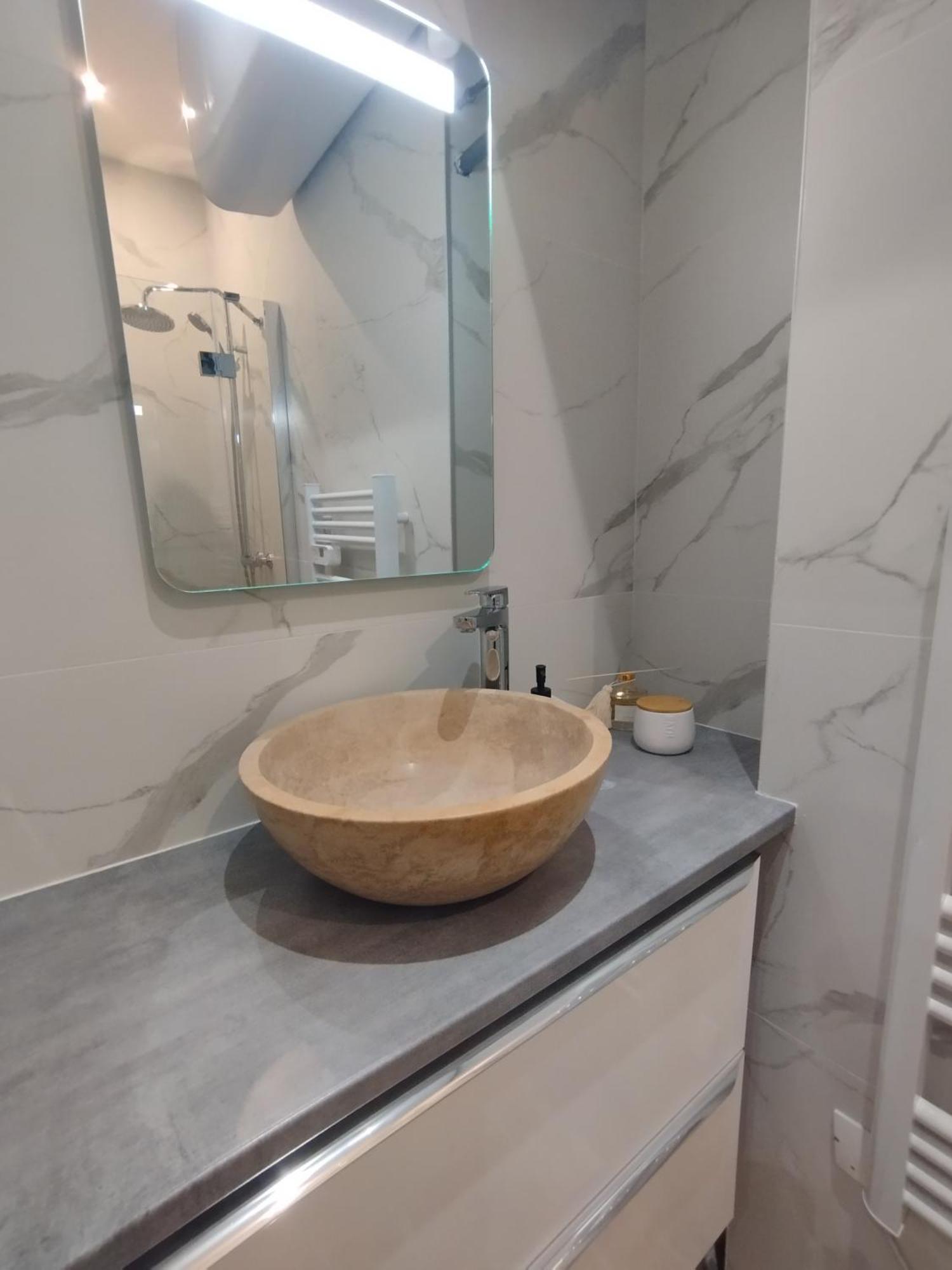 Appartement Lumineux En Rdc Bourgoin-Jallieu Esterno foto
